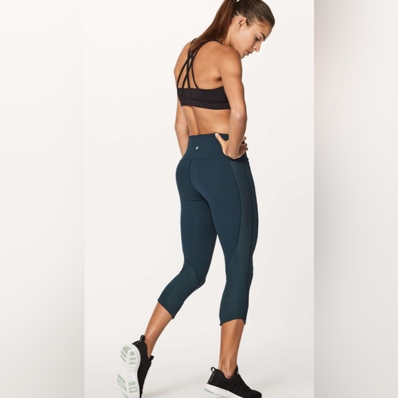Lululemon Ready Set Go Crop (21") in Submarine Teal EUC Cropped Leggings 4 - Picture 2 of 7